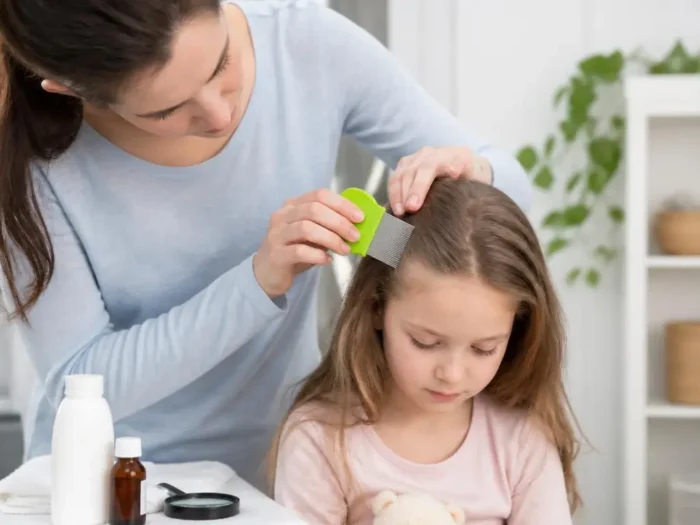 Guida pratica per eliminare i pidocchi a scuola senza panico